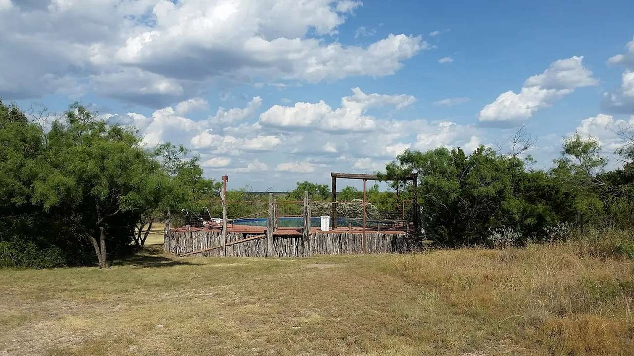 X Bar Ranch Nature Retreat