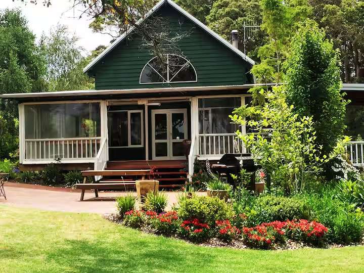 Lakeside Garden Chalet