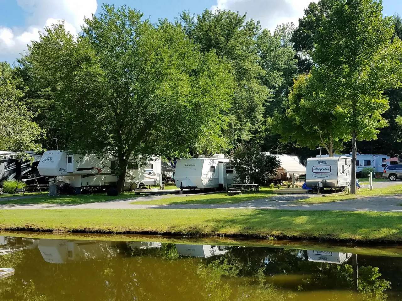 Kamp Across From the Dunes