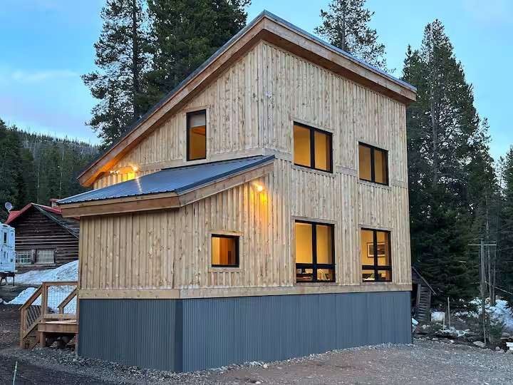 New Home 4 Miles to Yellowstone