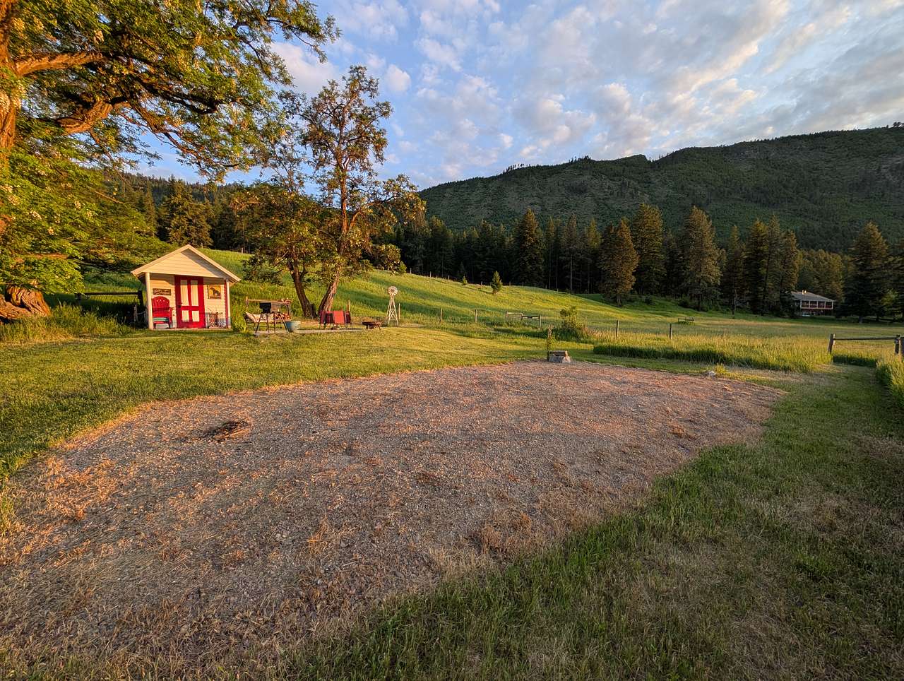 Flower Farm w/Gorgeous Views-RV Pad