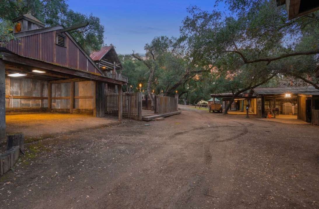 Rustic Wooded Ranch -Creekside Stay