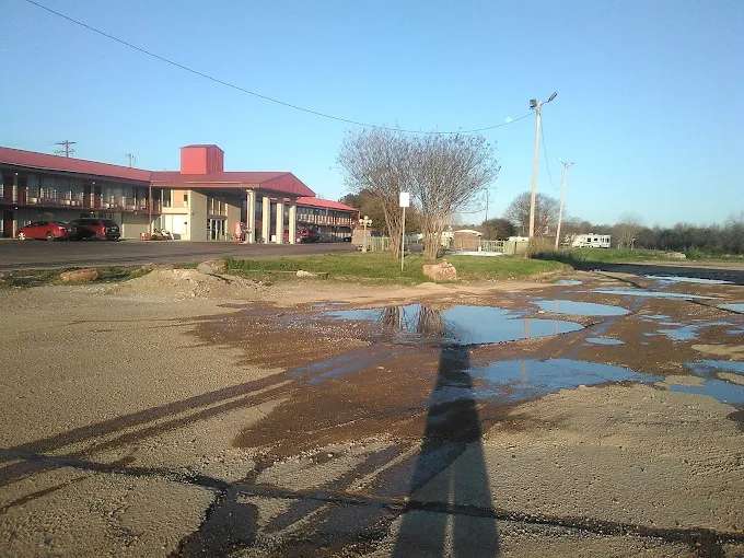 Hope Village Inn & RV Park