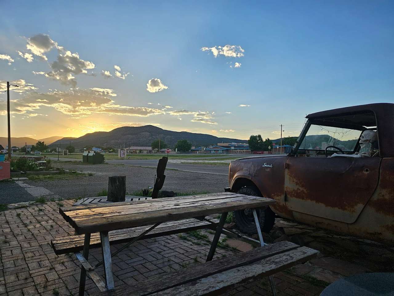 Cimarron Inn and RV Park