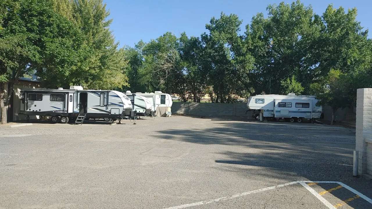 Sundowner Mobile and RV Park
