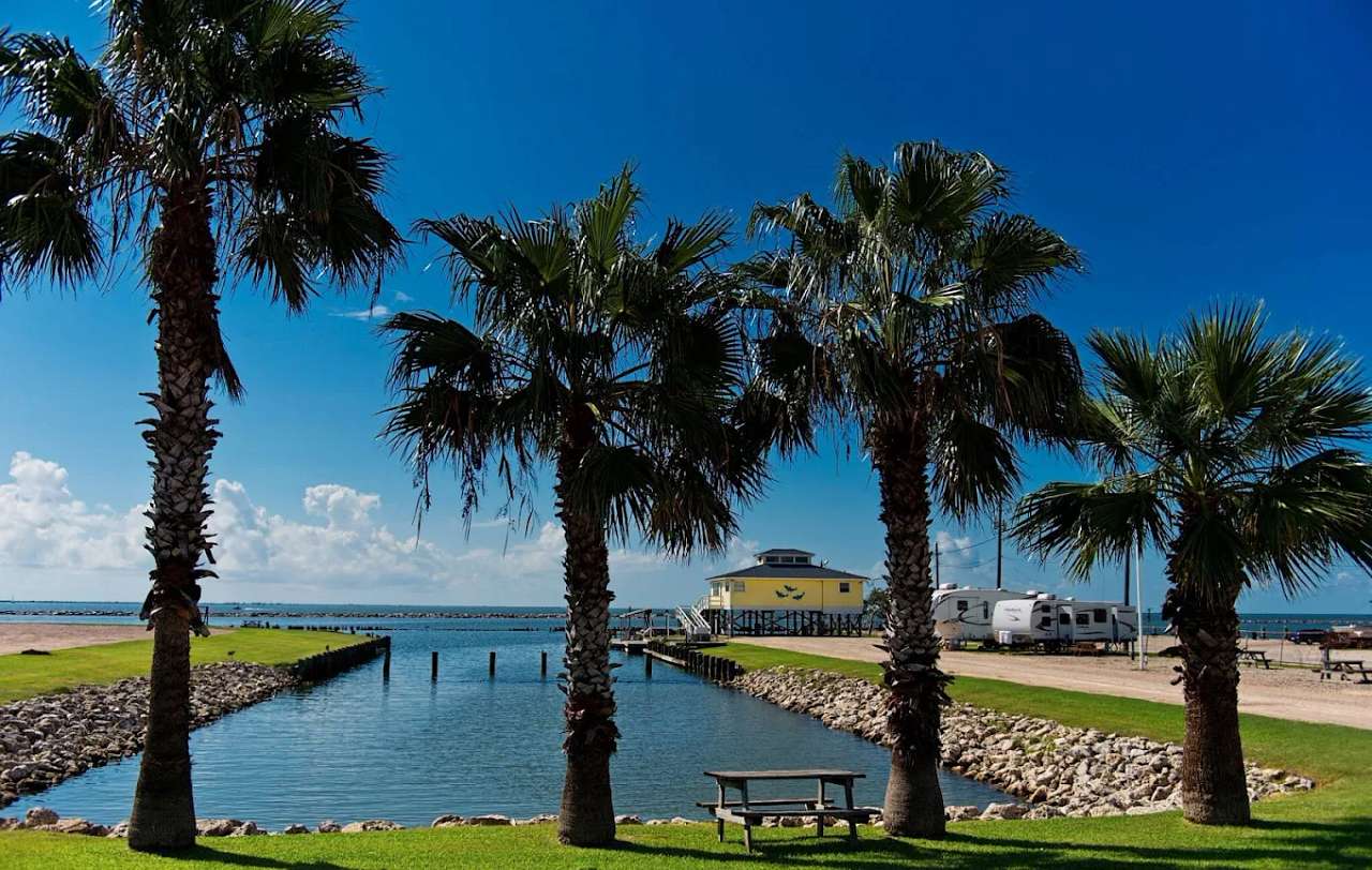 Iguana Bay resorts