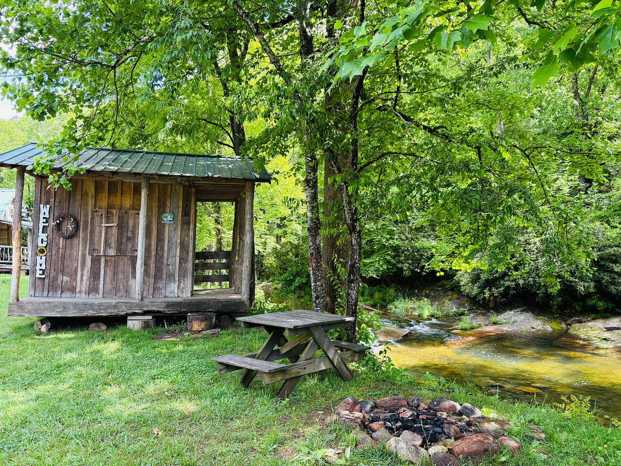 At the Ridge Camp-Riverside Escapes