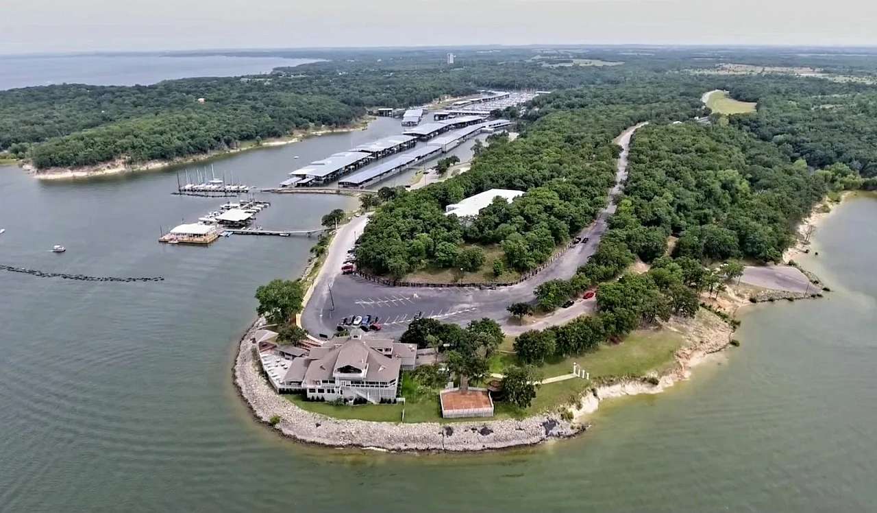 Grandpappy Point Resort And Marina