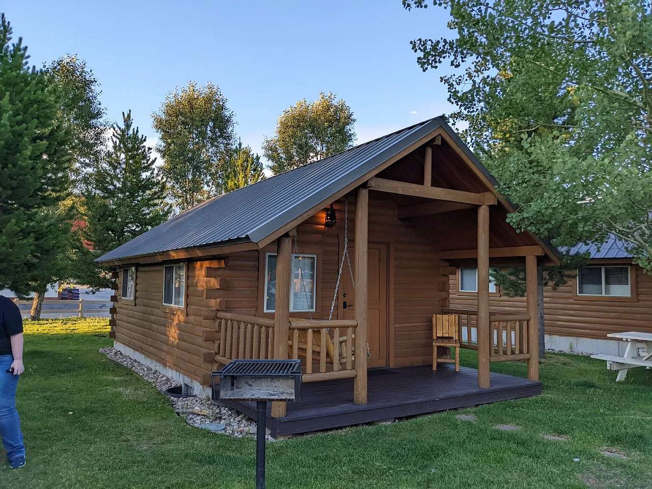 Yellowstone Grizzly RV Park and Cabins