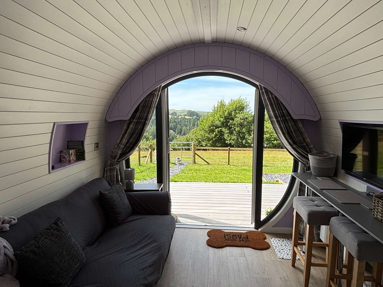 Four Paws Glamping