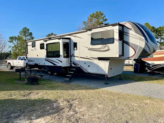 Wanee Lake Golf Course and RV Park