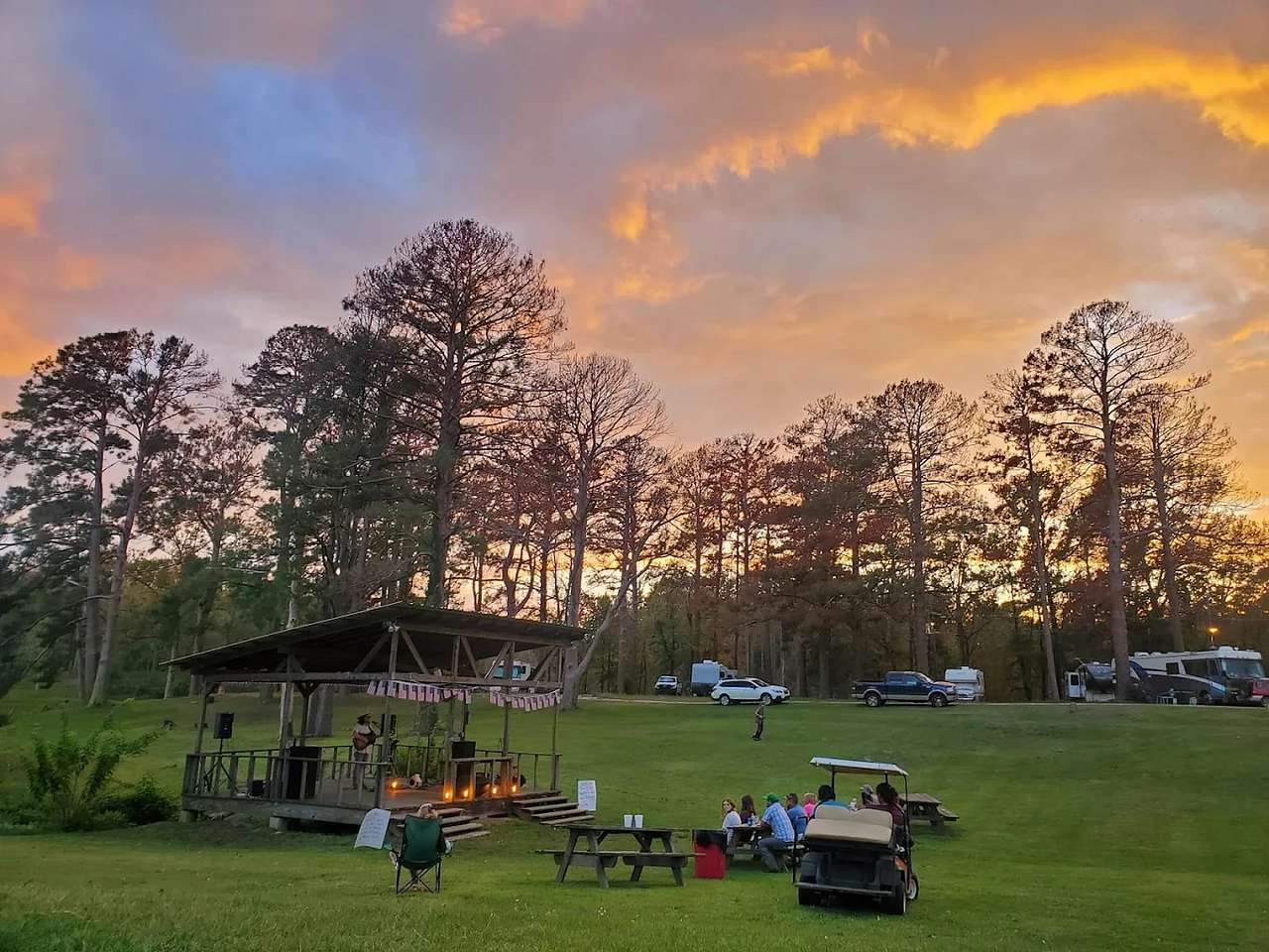 Huxley Bay Marina RV Park and Lodge