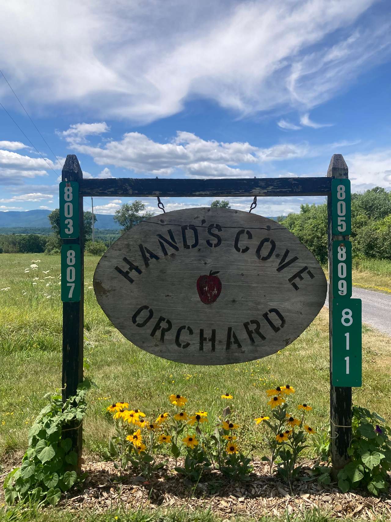 Hand’s Cove Cottages