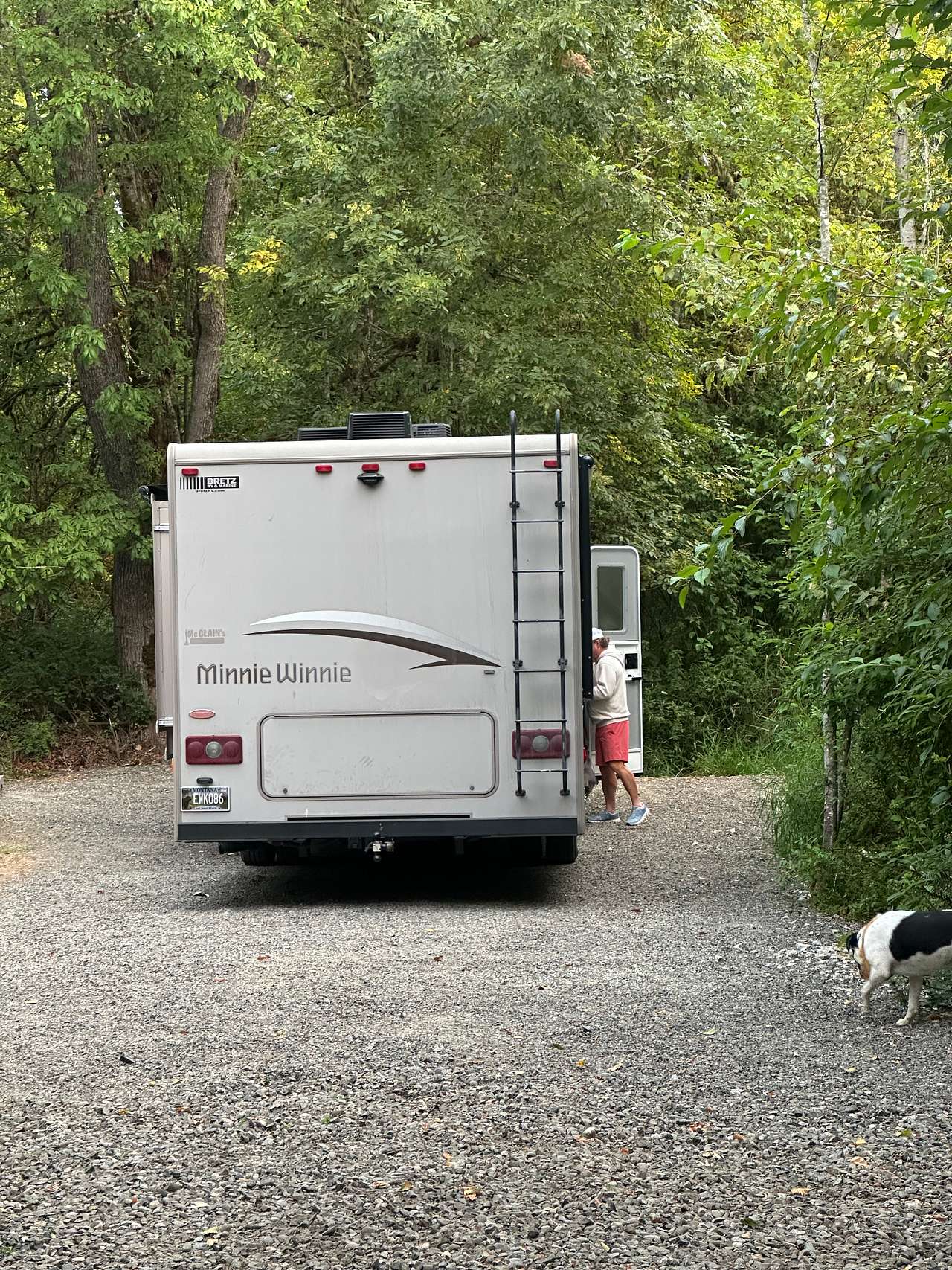 Lots of room for the RV, tipouts, and chilling space. 