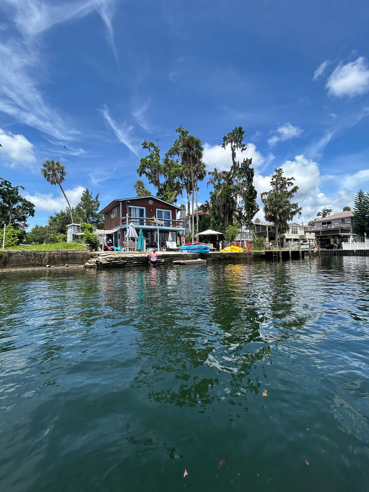 Weeki wachee Sharing the Main river