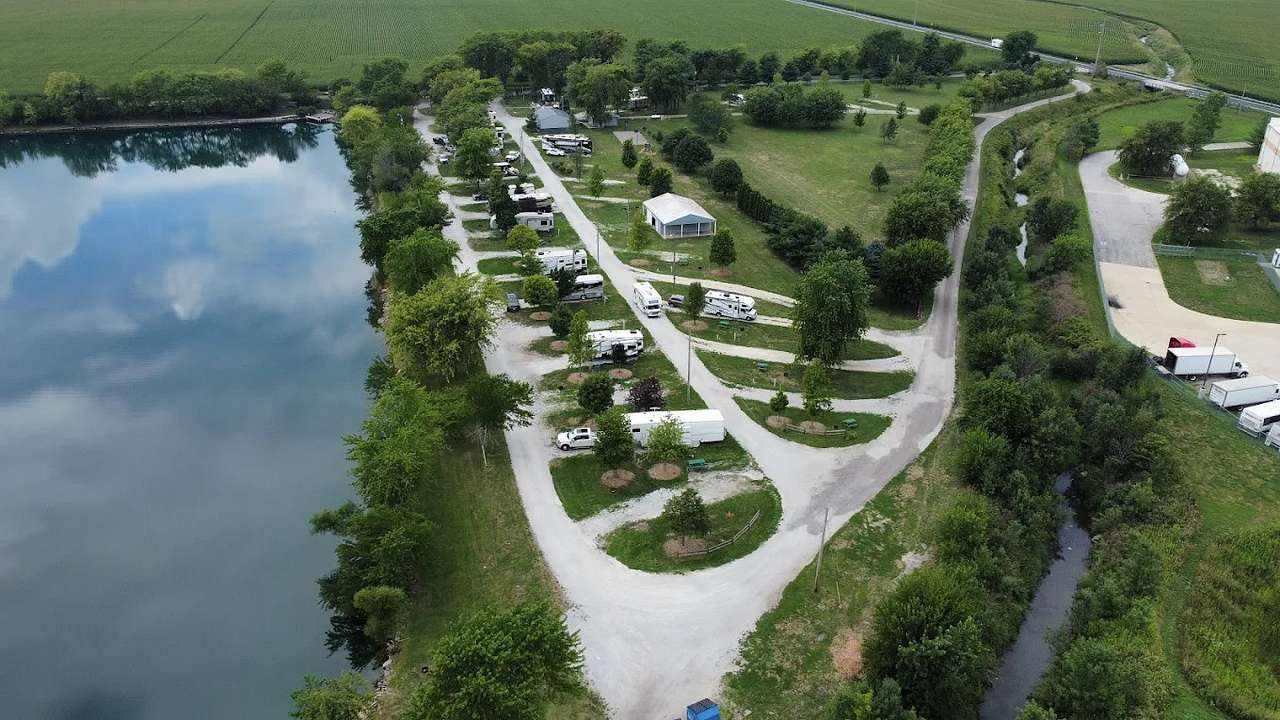 D & W Lake Camping and RV Park
