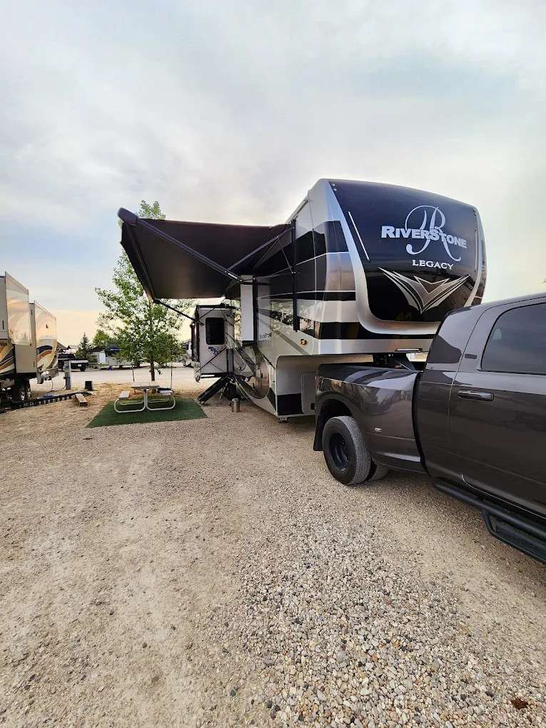 Rivers Edge RV & Cabins Resort