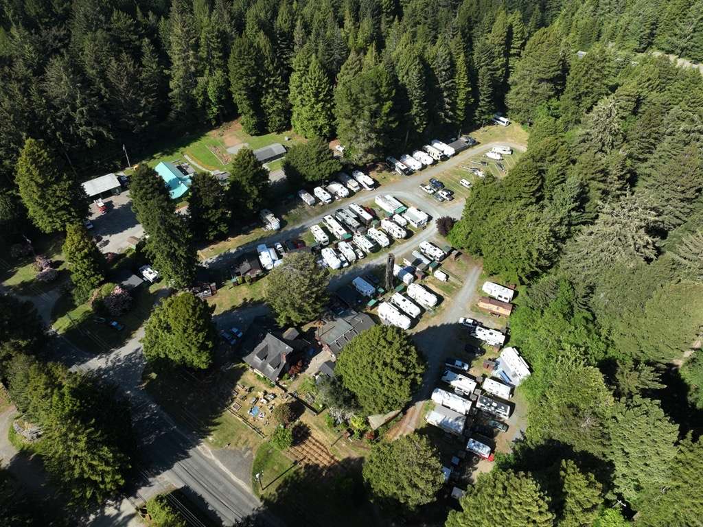 Sylvan Harbor RV Camp & Cabins bird’s eye view.
