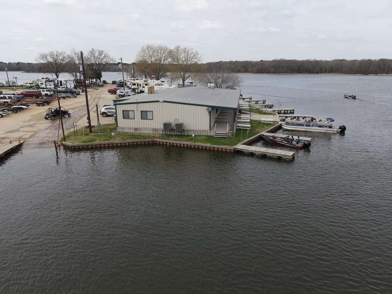 Lake Palestine Resort