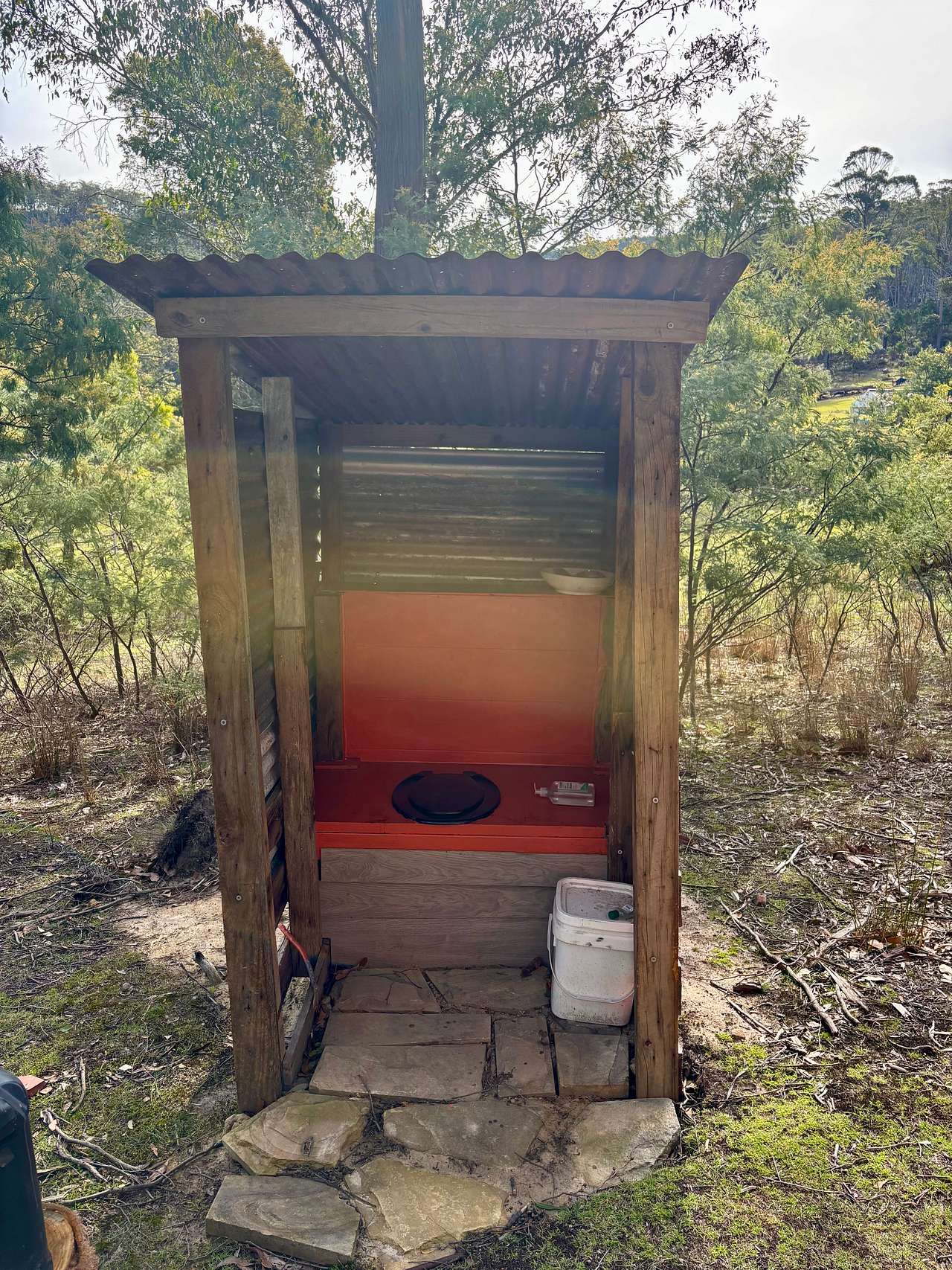 Outdoor dunny