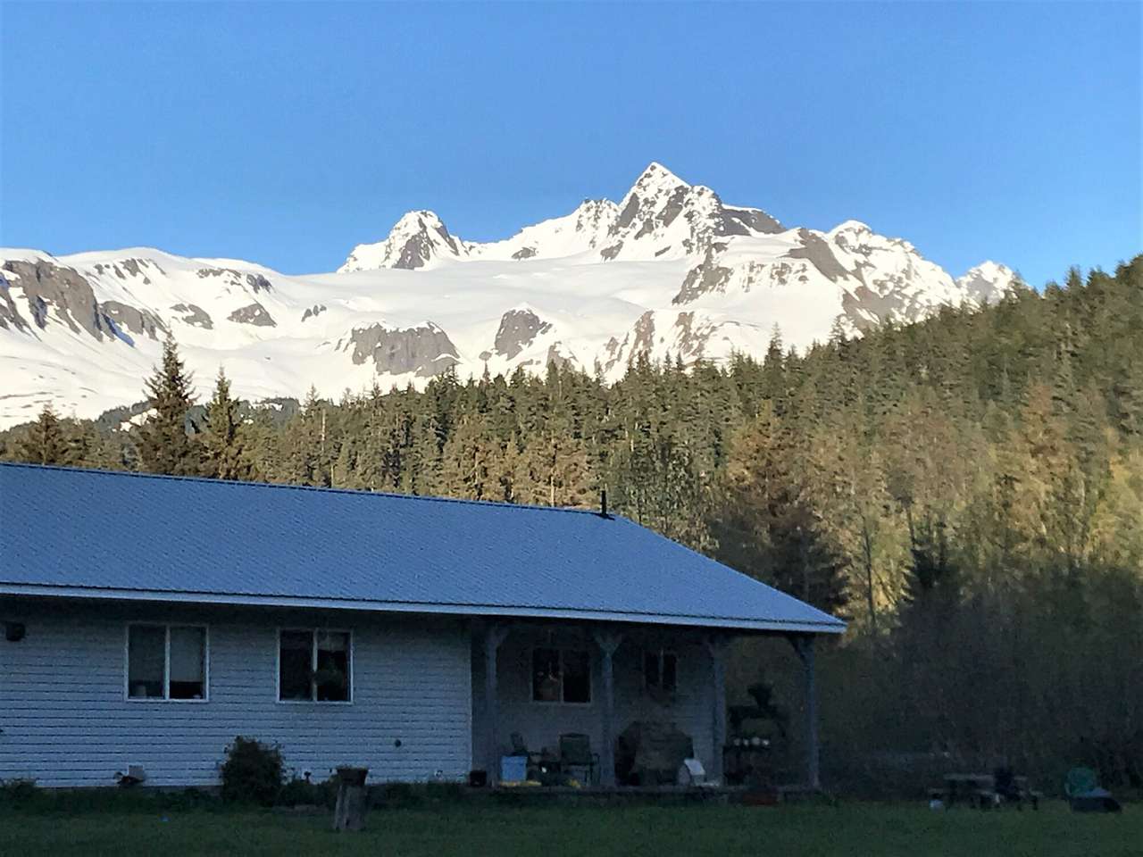 Spruce Goose Lodge