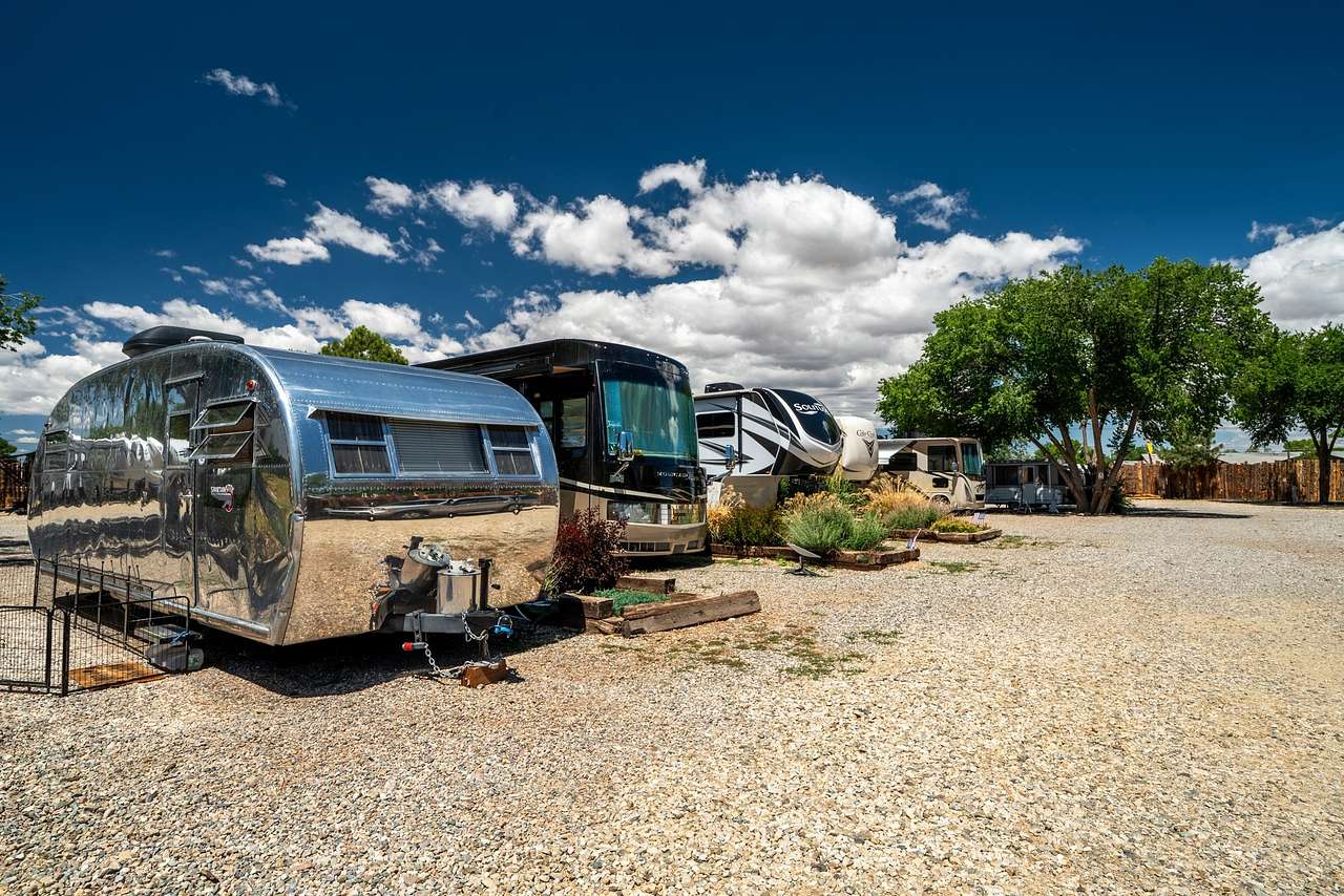 Luxx Lodge Glamping & RV Park