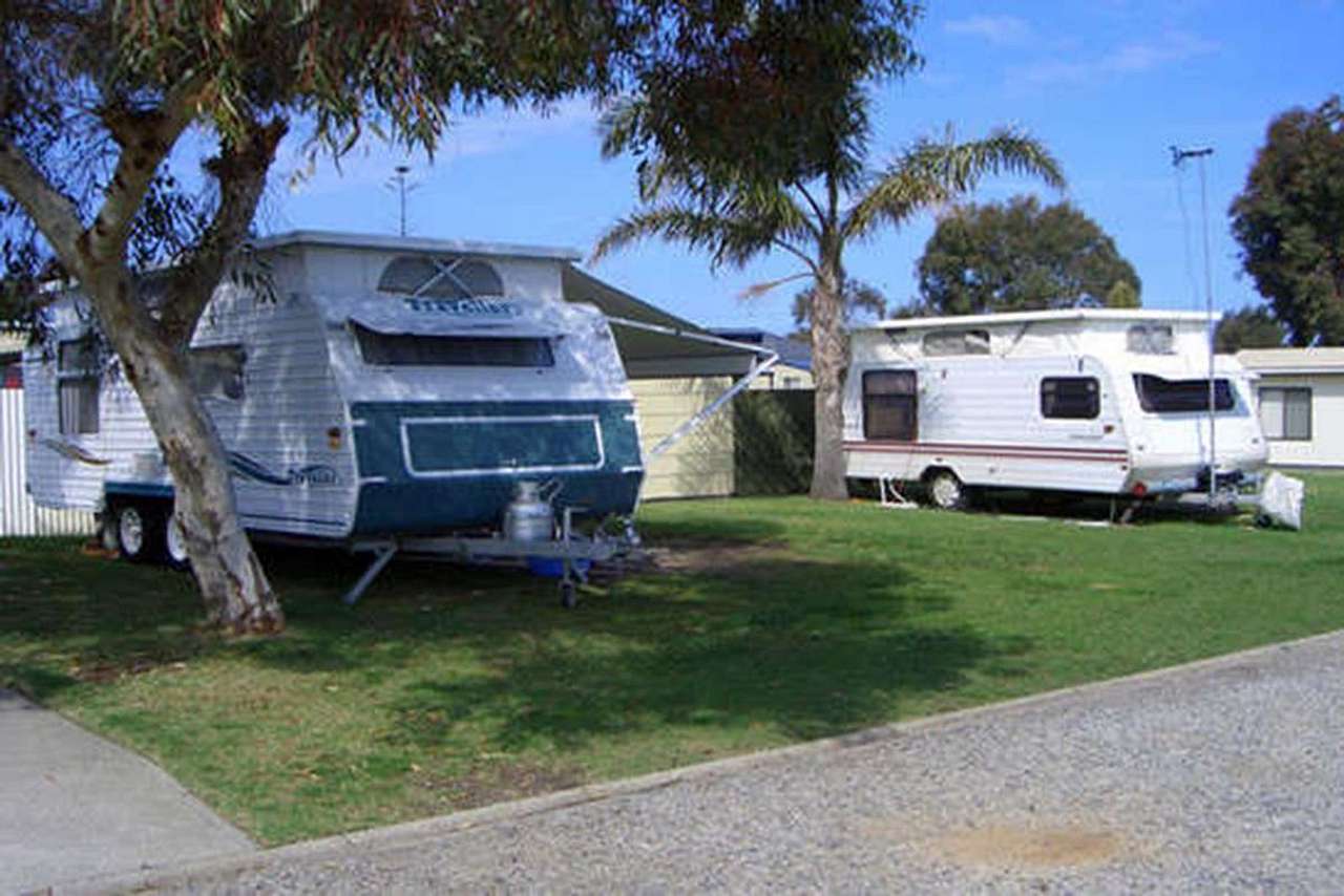 Waters Edge Holiday Park