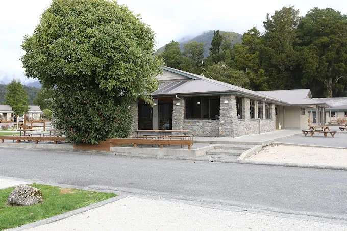 Fox Glacier TOP 10 Holiday Park