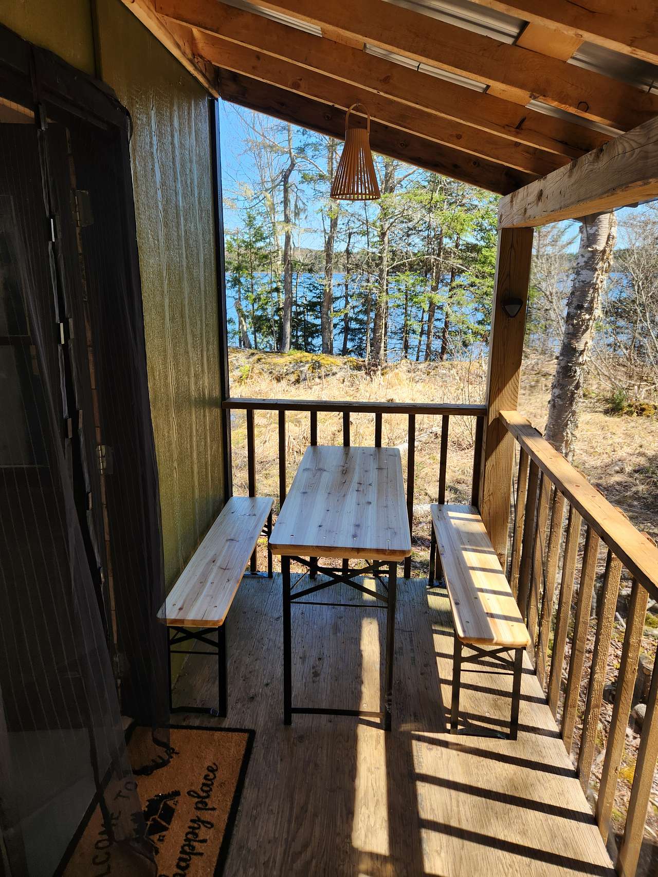 Lakeside Cabin Near St. Andrews