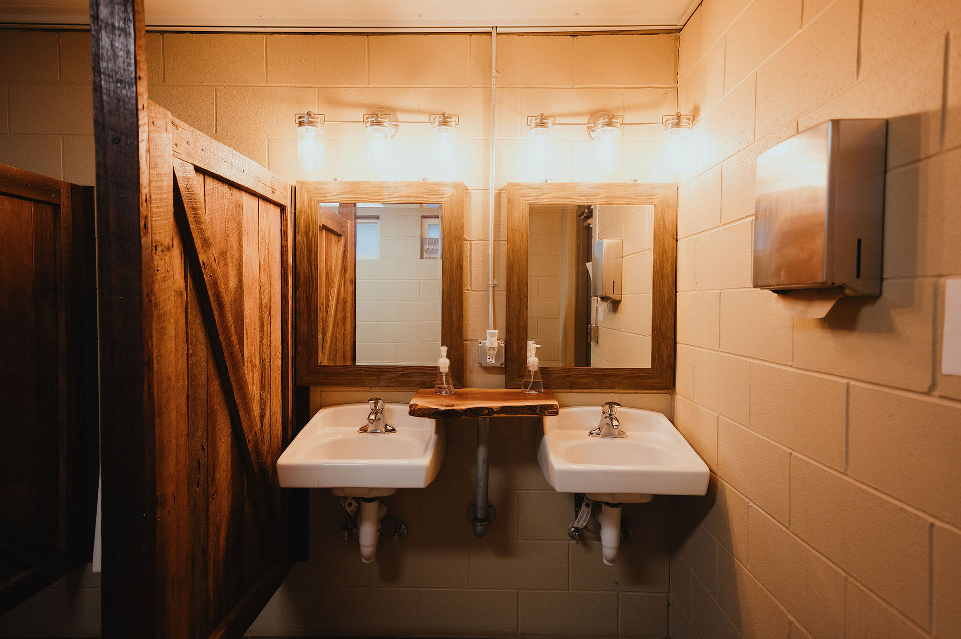 Convenient sink and vanity area inside the Pine Creek bathhouse.