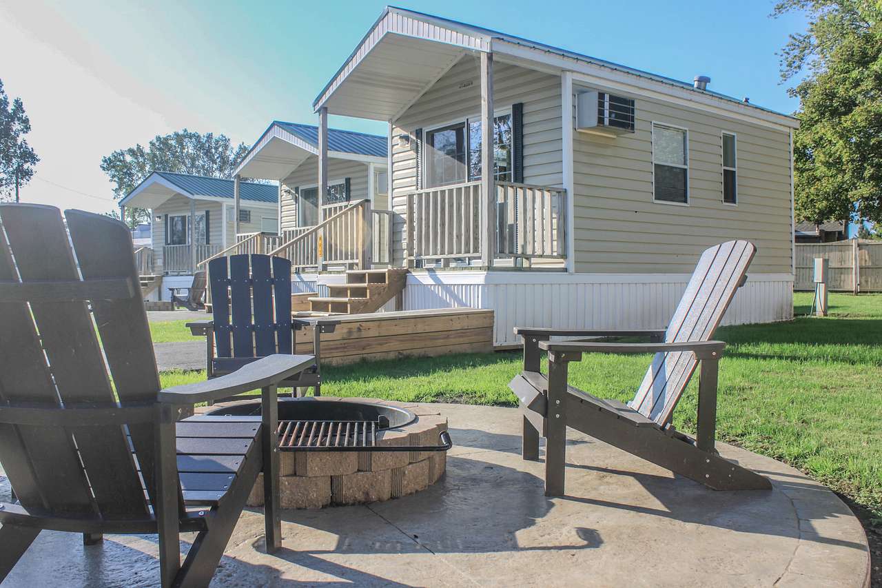 1 Room Park Cabin - Sleeps 4