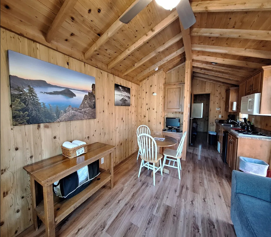 Crater Lake Resort