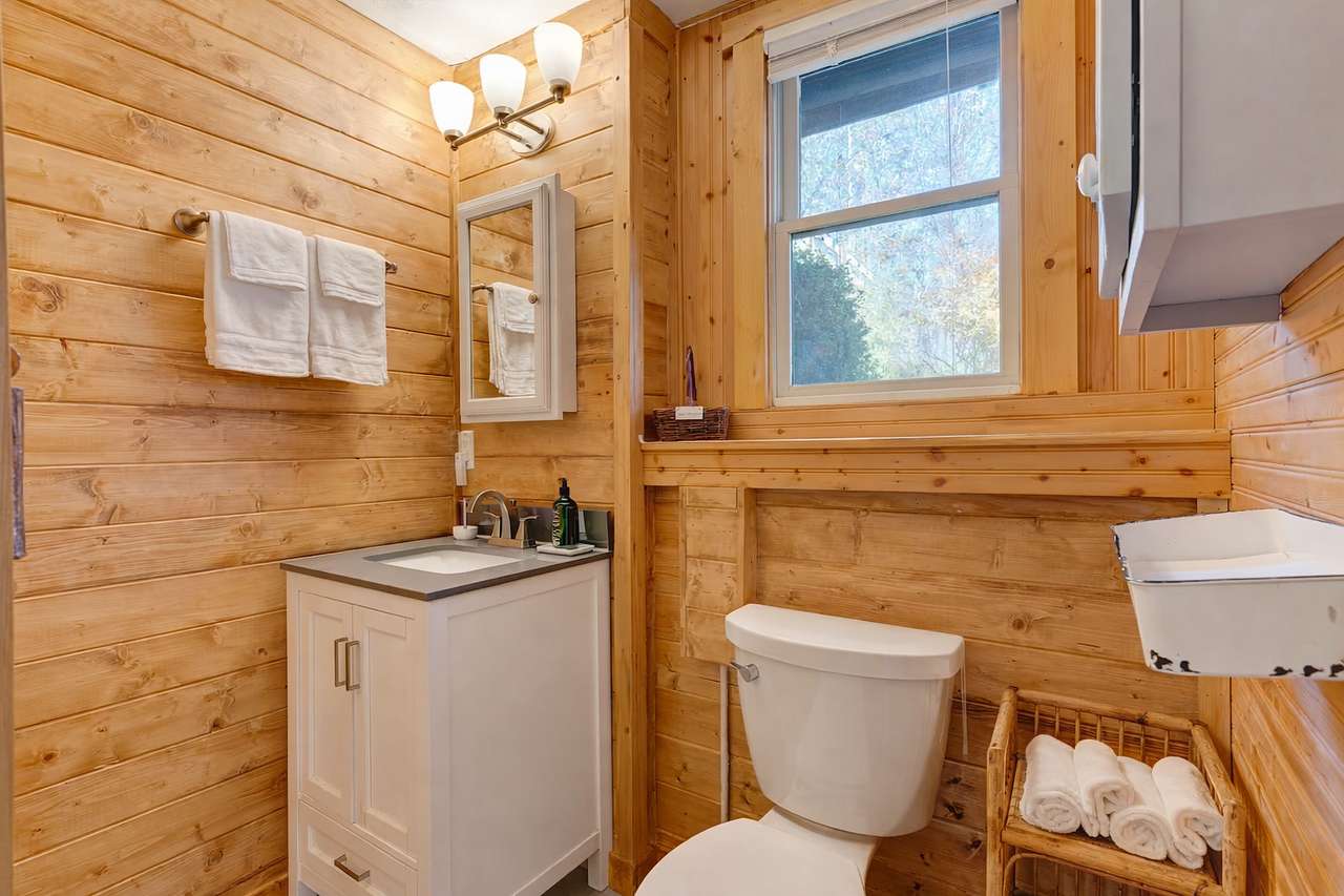 Family-Friendly Cabin, Fully-Fenced
