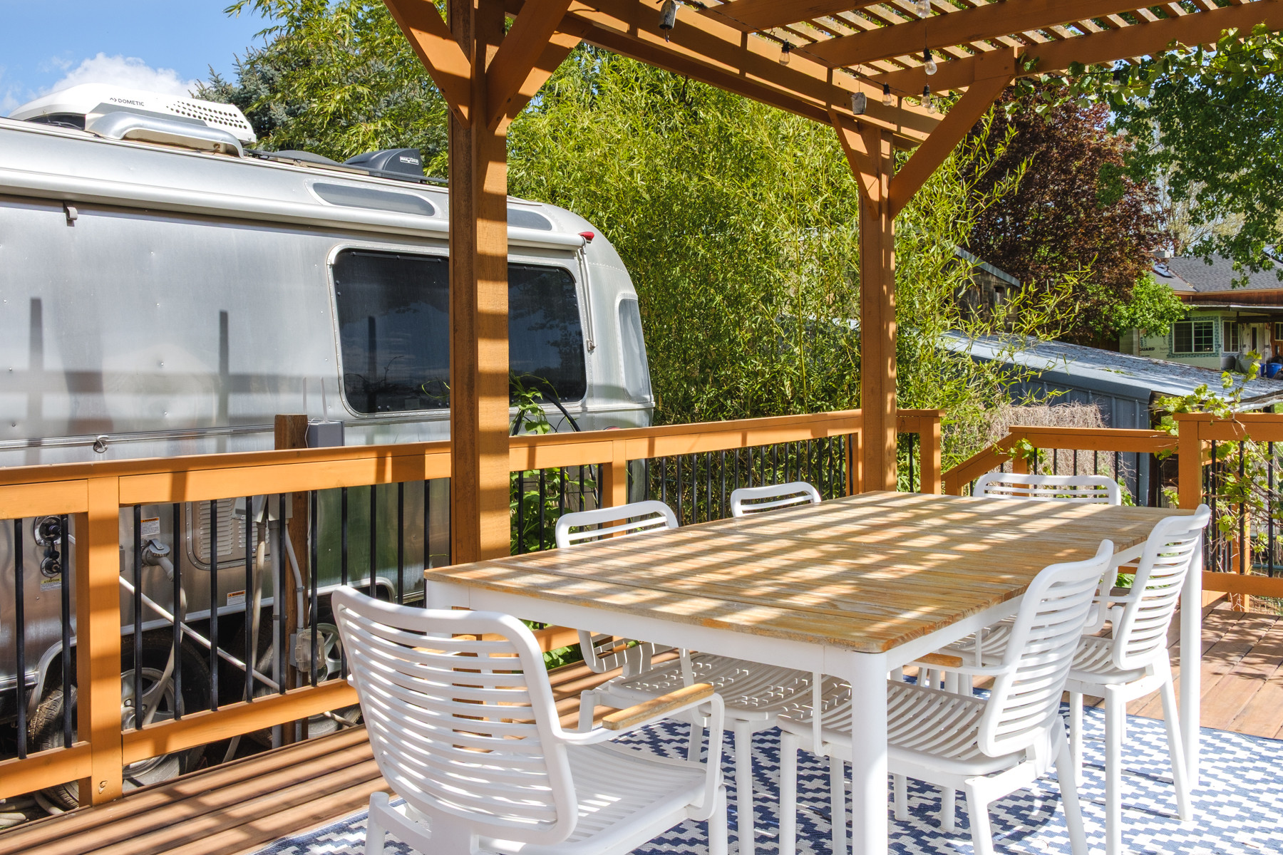 The deck is very private.