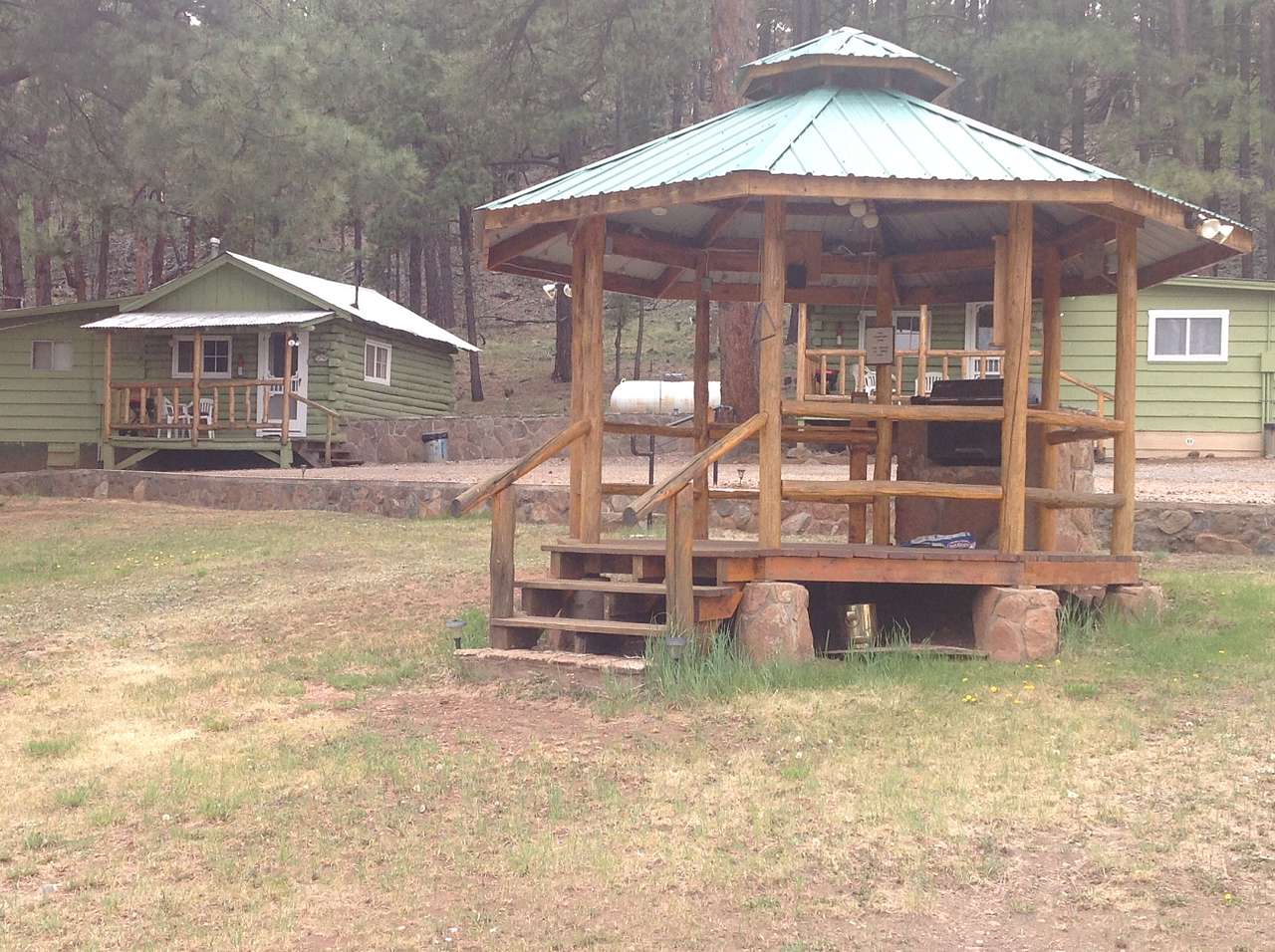 Heaslett's Circle B Cabins And RV