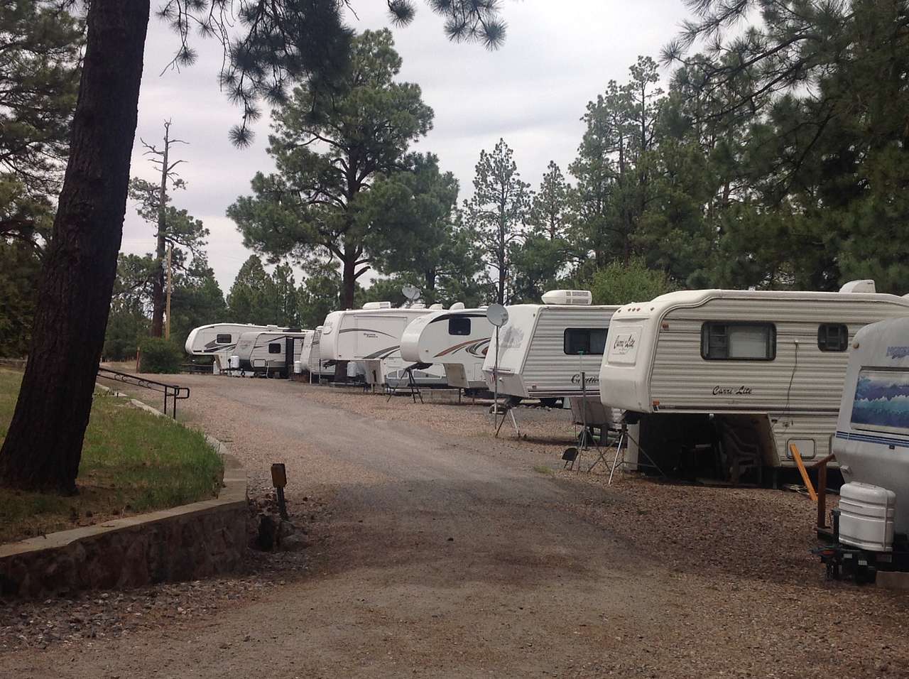 Heaslett's Circle B Cabins And RV
