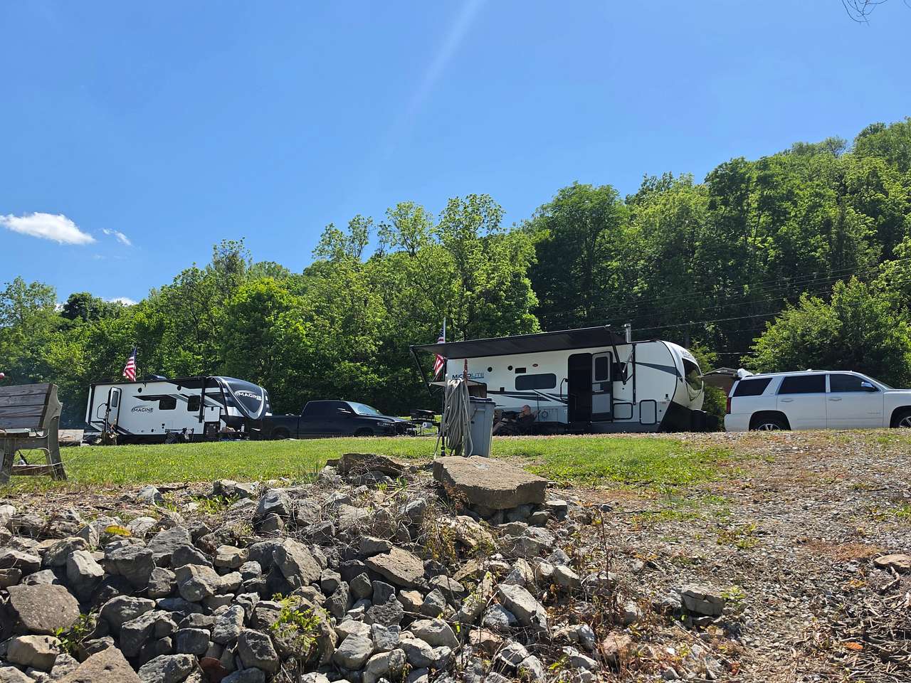 A Notch Above-RV Riverside Campsite