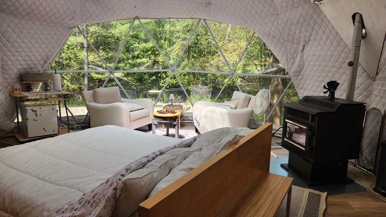 Woodlands Dome - A charming getaway