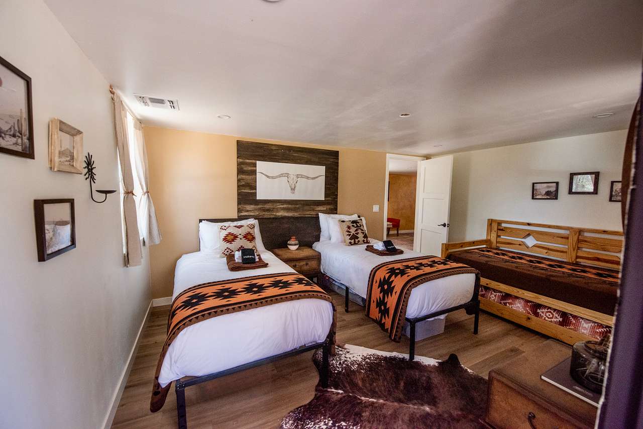 Apache Oaks Private Camp & Lodge