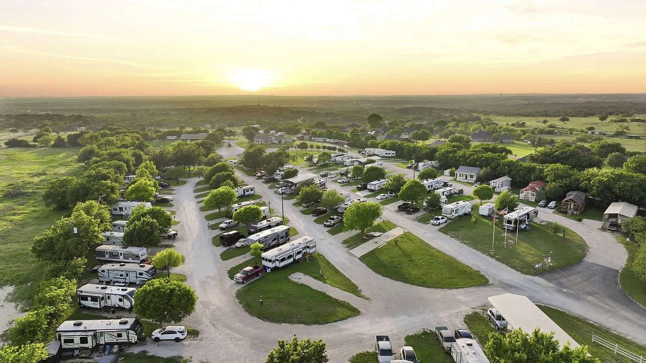 Hooves N Wheels RV Park