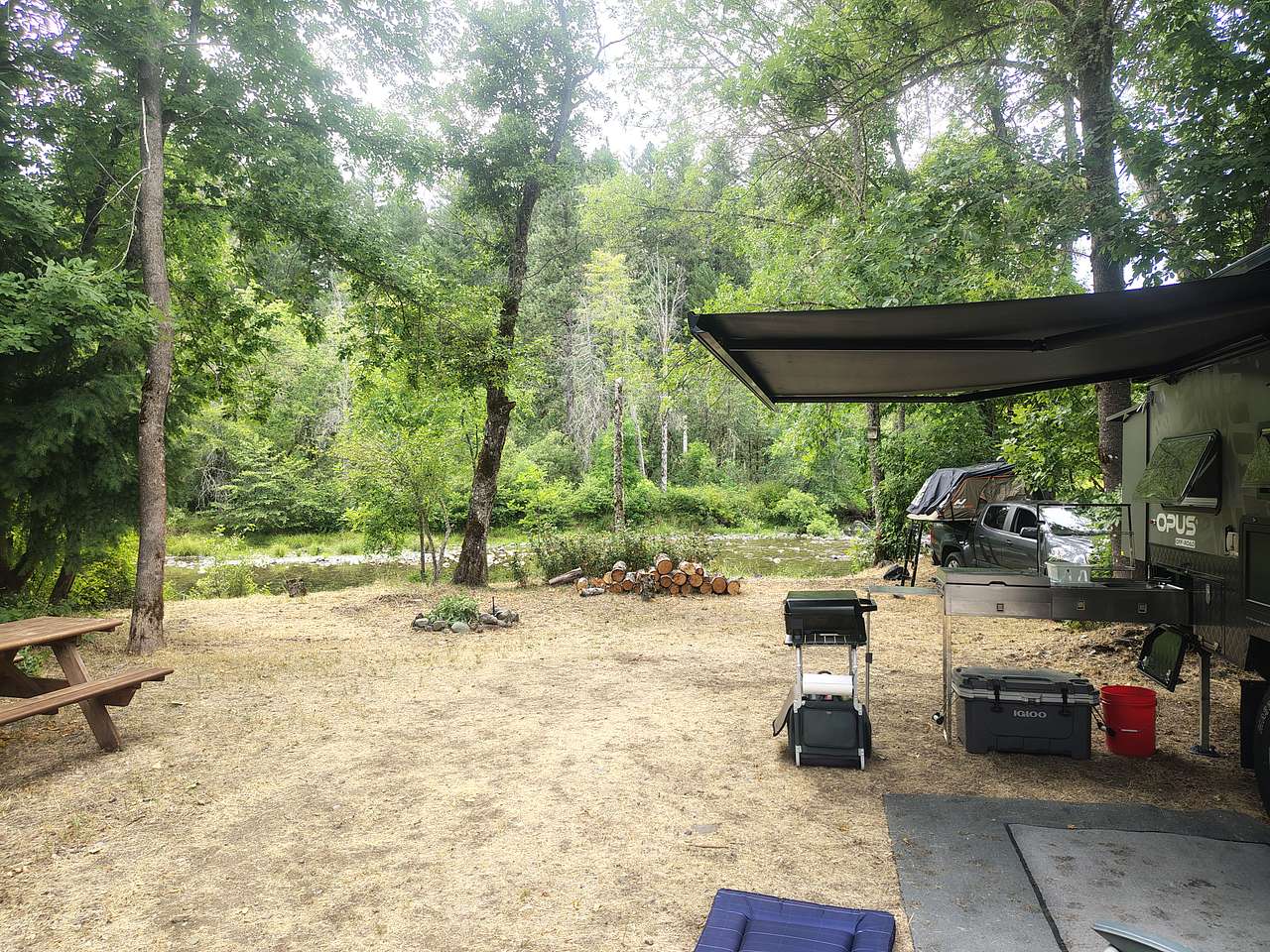 Bear's Illinois River Campsite