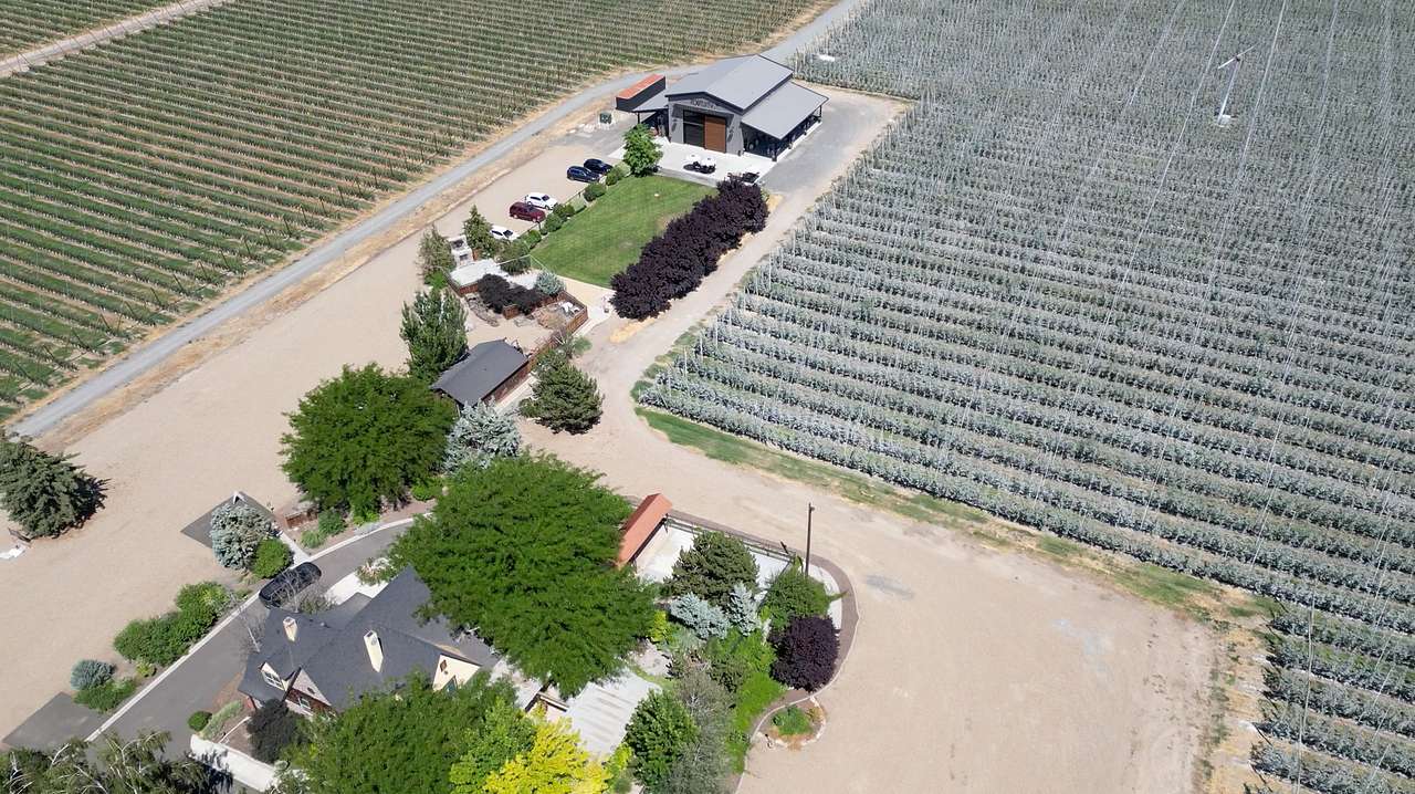Fortuity Cellars property aerial view