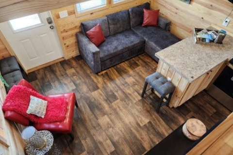 Unhitched Leisure Lakes RV Park