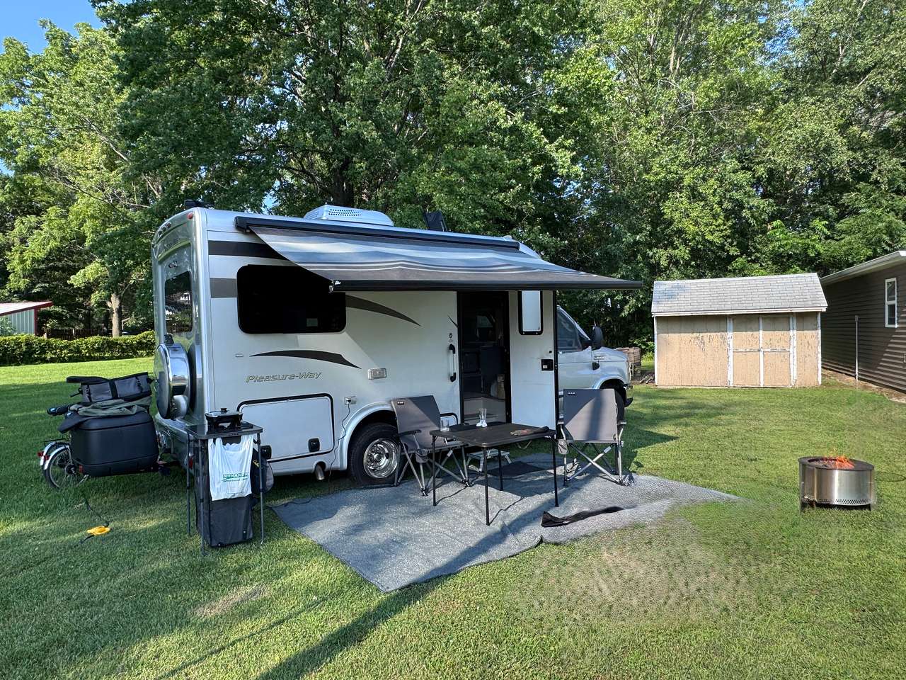 Lakeshore Retreat