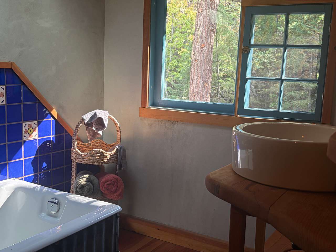 Deep Mountain Sea Cabin
