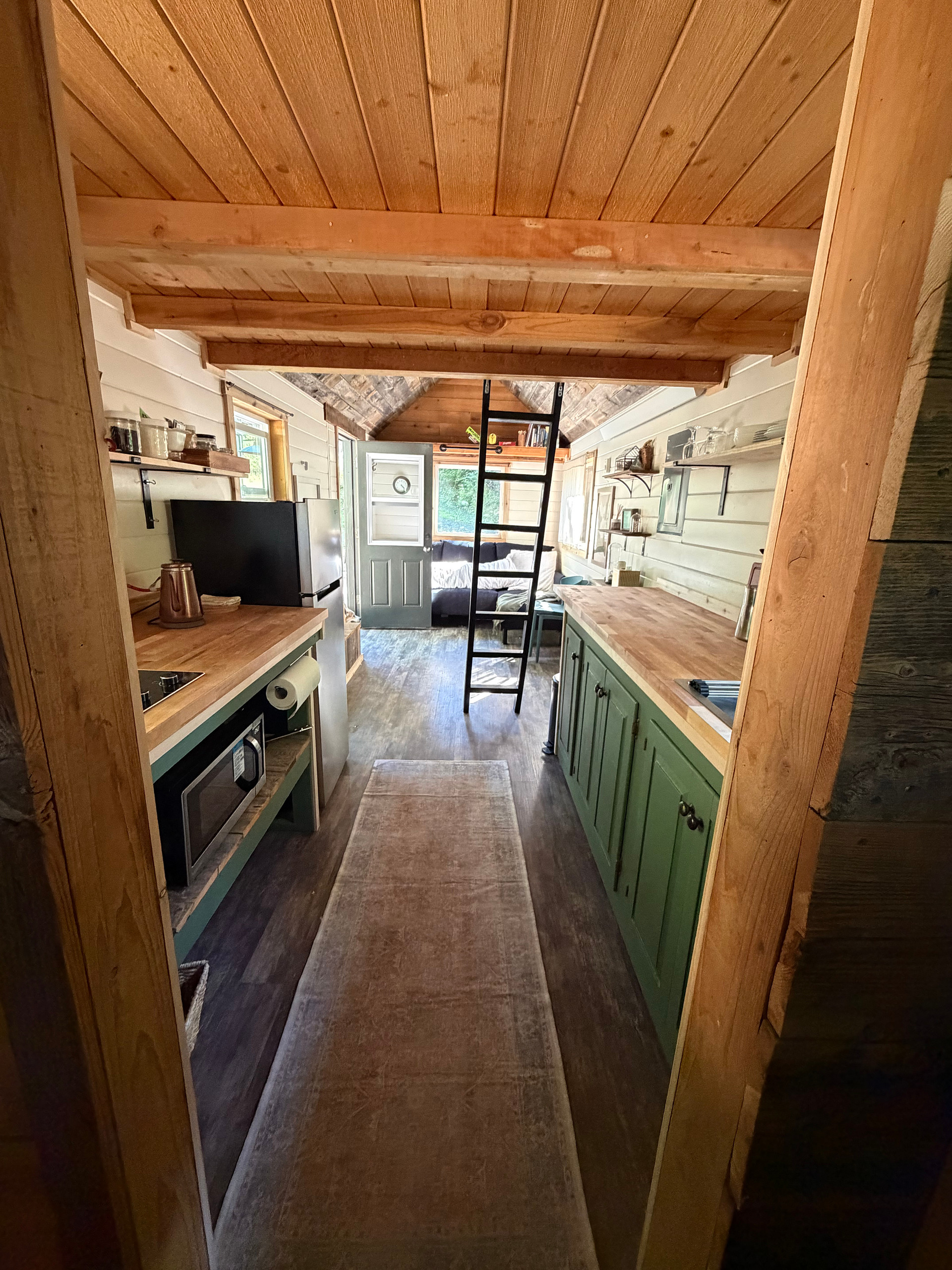 Newly remodeled kitchen with new appliances! 