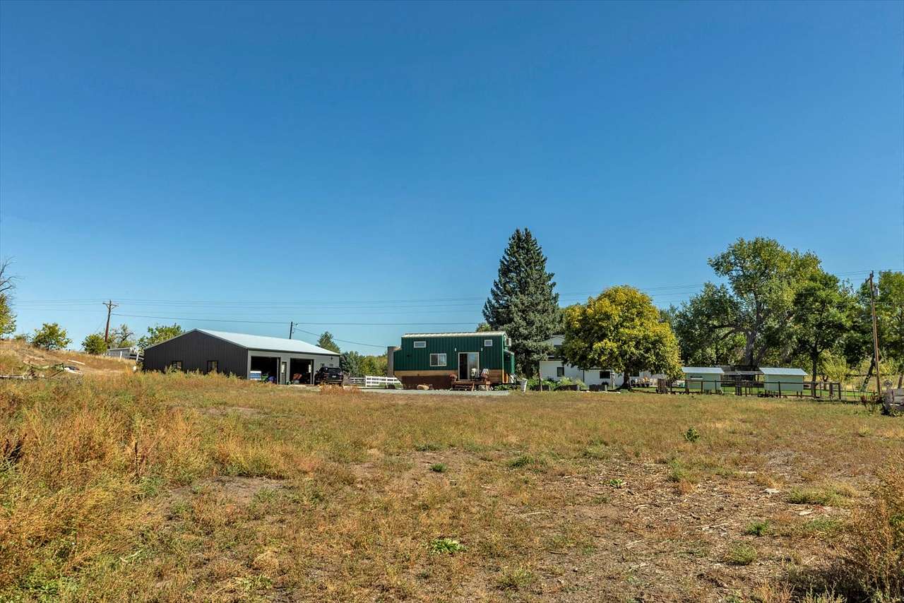 Tiny Marigold | Cozy Colorado Farm Stay