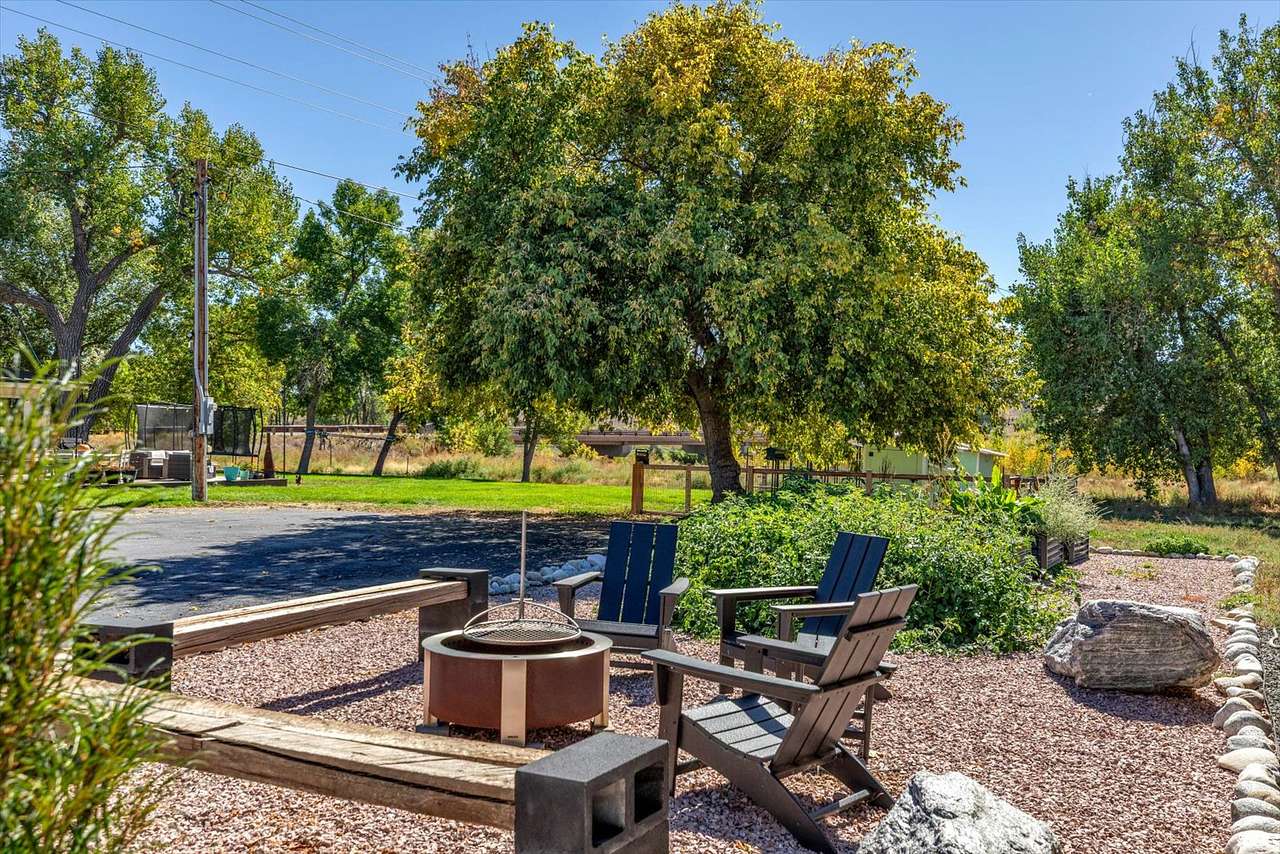 Tiny Marigold | Cozy Colorado Farm Stay
