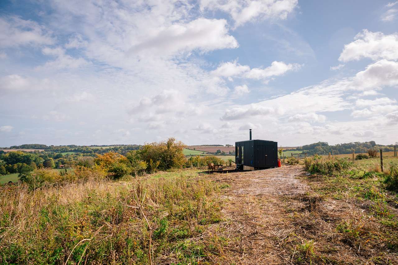 Skyline Cabin | Panoramic Views nr Salisbury / Stone Henge