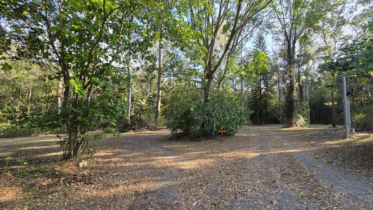 Entry to Site 2 - Staying opposite ends give 2 groups privacy